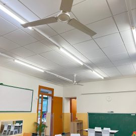 L’escola ja té ventiladors de sostre a totes les aules!